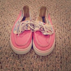 Light pink Sperrys