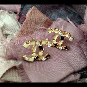 👏SALE👏Chanel Beige block colors earrings❤cc