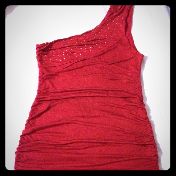 Dark red fitted short dress