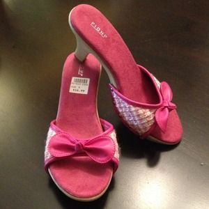SOLD Pink tweed with bow sandal