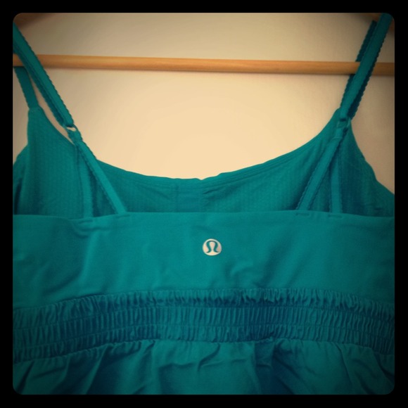 **SOLD** Lululemon Turquoise Bliss Tank 6