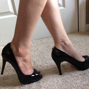 Michael Kors Black Patent Peep Toe Pumps-READ DESC