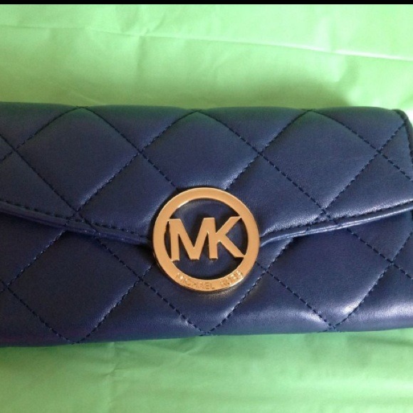 🚫SOLD🚫💯Authentic Michael Kors Quilt Wallet - Picture 2 of 4