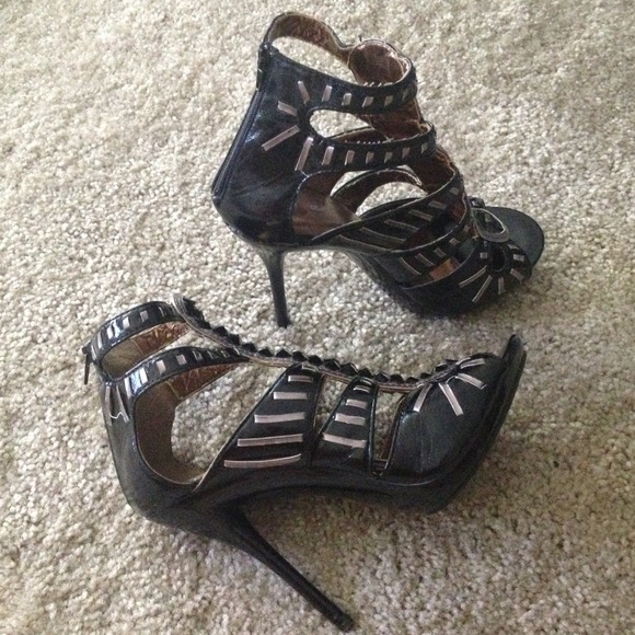 👠Sexy Gladiator Stilettos!👠 - Picture 2 of 4