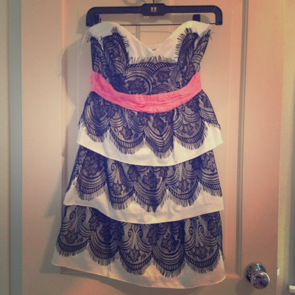 Cocktail dress - Picture 1 of 3