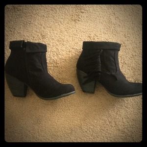 reduced🎉  black booties