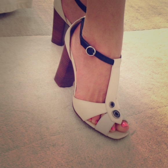 Gorgeous Cole Haan Sandals!  With Nike Air