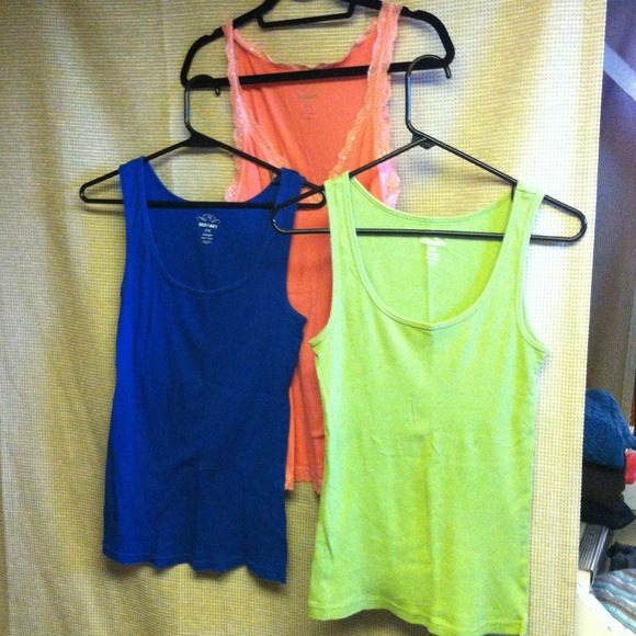 📦SOLD***525. Old Navy Cami Bundle