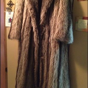 Racoon coat full length, never worn, size 12