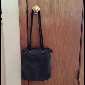 Grey/Black purse. Very good condition!