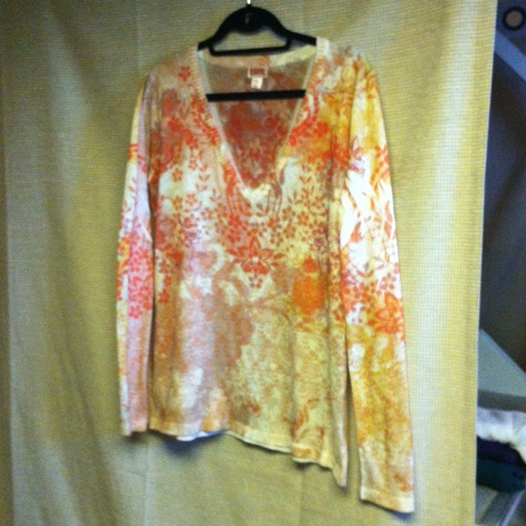 📦SOLD***533. Mossimo Cream Floral V Sweater
