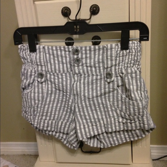 Daytrip brand cotton shorts from Buckle, size xs.