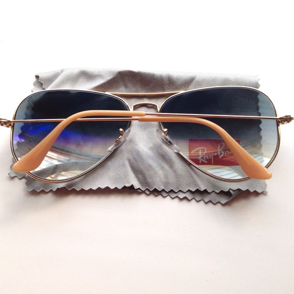 Ray-Ban Accessories - Rayban gold and taupe aviator sunglasses Ray-Ban Accessories - Rayban gold and taupe aviator sunglasses