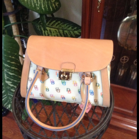 Dooney& Bourke