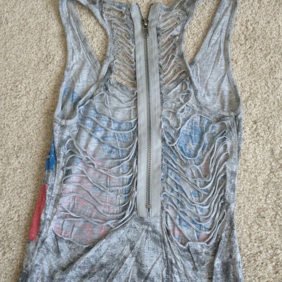 Edgy top - Picture 3 of 3