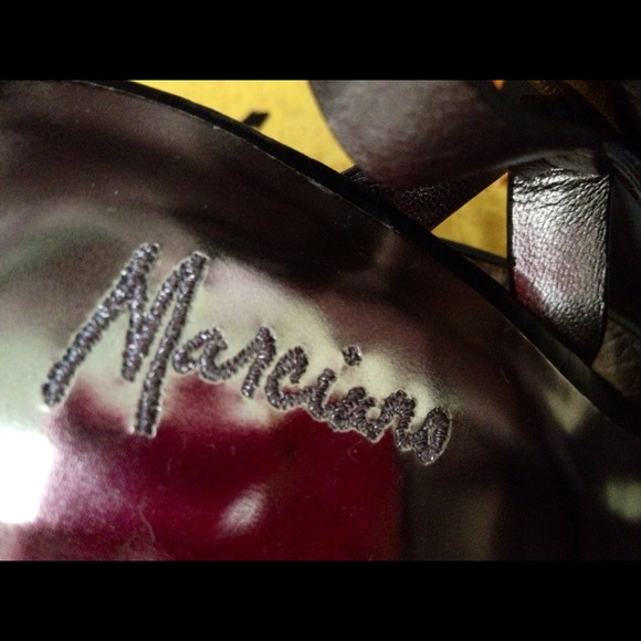 🎁🎉HOST PICK🎉🎊🎉 Strappy leather sandals. - Picture 3 of 4