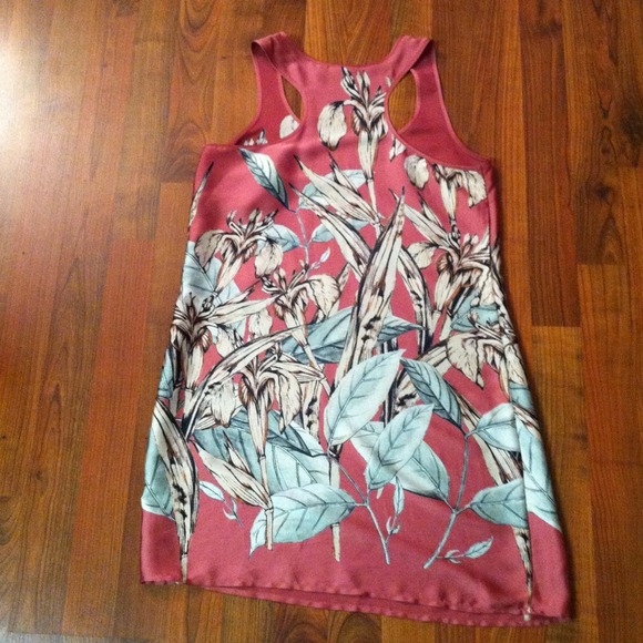 🚫🚫SOLD IN BUNDLE🚫🚫 Floral Print Dress - Picture 3 of 3