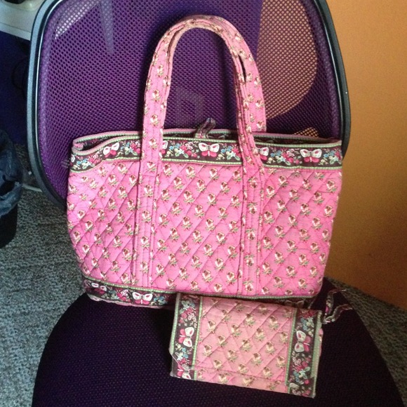 Vera Bradley bag and wallet BUNDLE(REDUCED)✨✨✨✨ - Picture 1 of 1