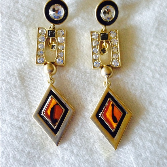 Beautiful dangling earring by jewelmint💐