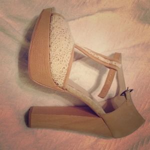 SOLD in bundle. Crochet detail ALDO heels