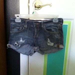 DISTRESSED DENIM SHORTS