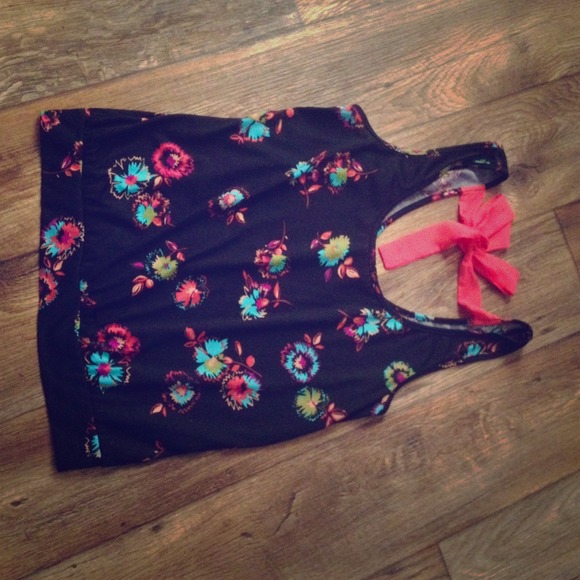 --traded---  NWT tank
