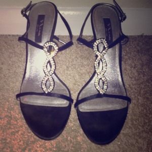 Elegant diamond designed black dress heel