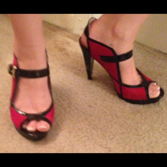 Sold!💥Host pick X3💥red and black heels - Picture 4 of 4
