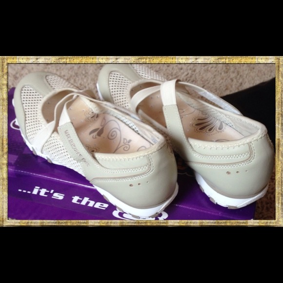 Skechers Shoes - 🎁🎁🎁SOLD IN BUNDLE🎁🎁