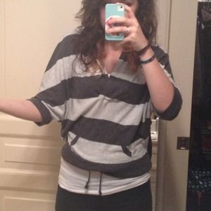 Short sleeve grey striped hoodie