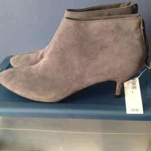 Old navy grey suede boots