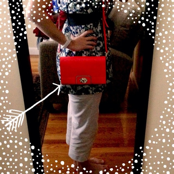 ❌SOLD❌ 🎉3X HP!🎉 Kate Spade leather cross body - Picture 4 of 4