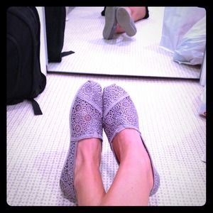 Perfect condition! Silver Tom flower flats
