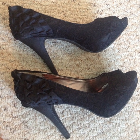 ππ½Black Lace Peep Toes - Picture 2 of 4