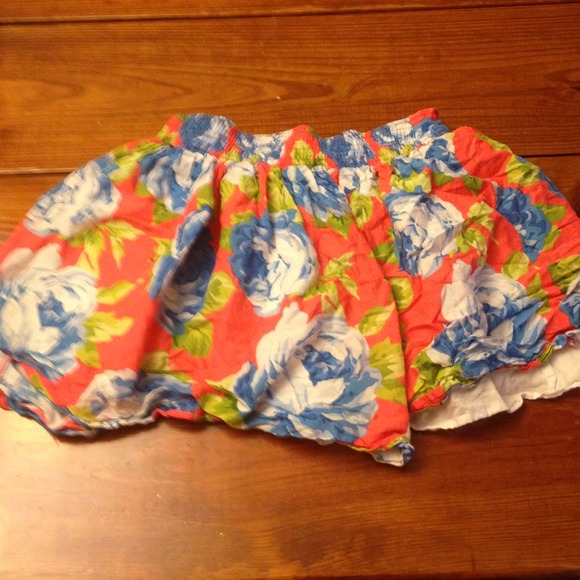 NWOT Abercrombie skirt - Picture 2 of 3