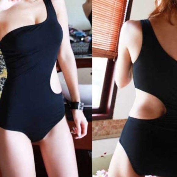 ❌Sold❌black cutout swimsuit