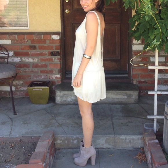 foreign exchange  Dresses & Skirts - White drop waist a-line dress with cut out back