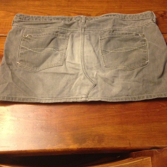 Abercrombie grey jean skirt - Picture 2 of 3