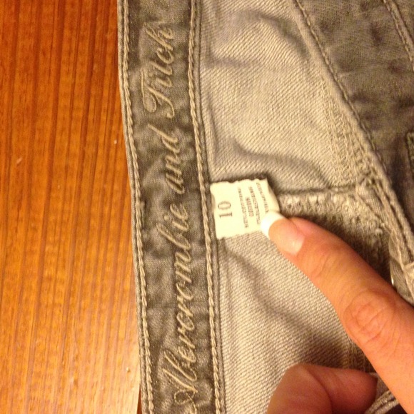 Abercrombie grey jean skirt - Picture 3 of 3