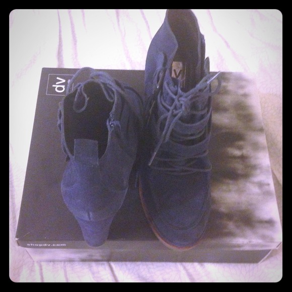 DV by Dolce Vita Wyatt Bootie size 8