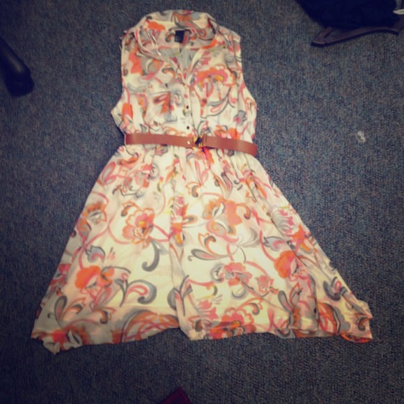 Pretty, flowy H&M dress!