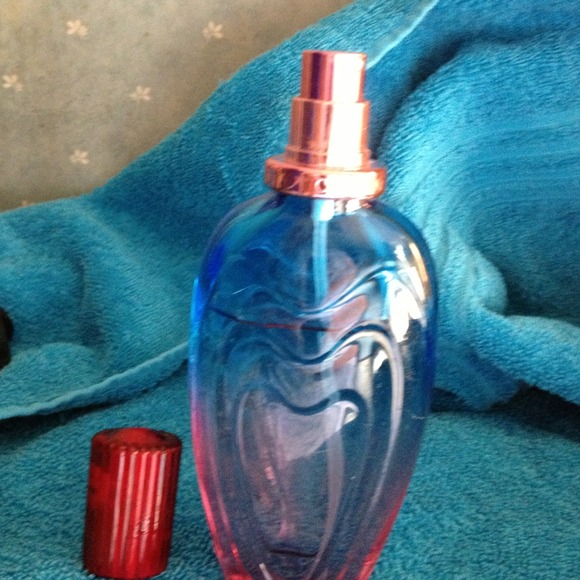 Escada island kiss