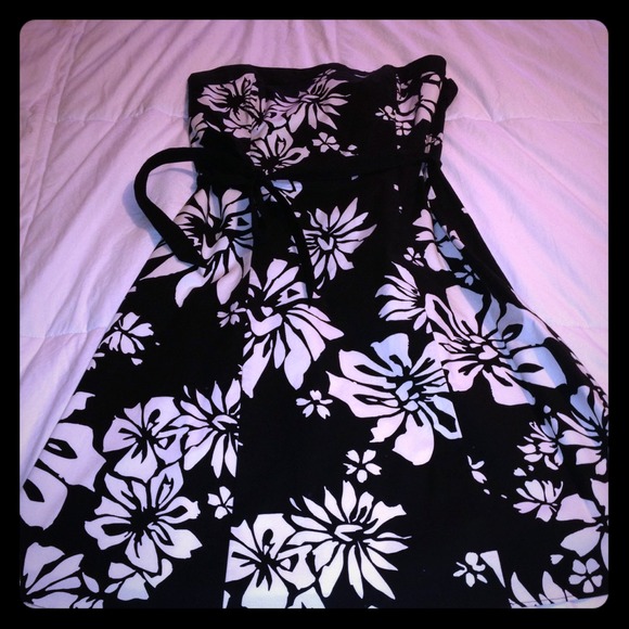 White House|Black Market strapless dress