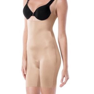 ❌Sold❌Spanx open bust mid thigh bodysuit