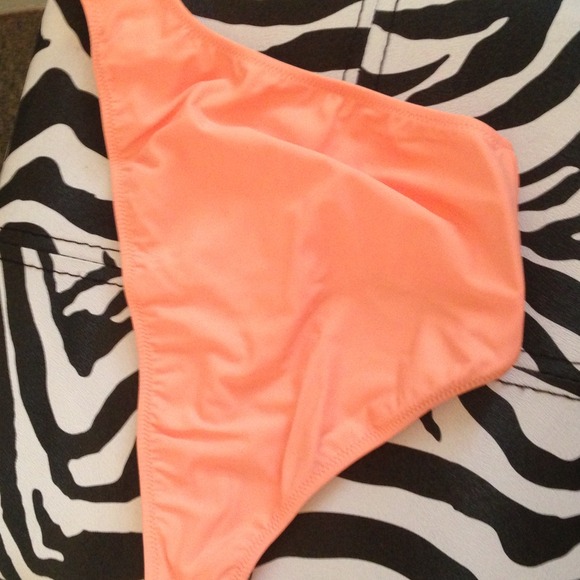 Cantaloupe bikini! - Picture 3 of 4