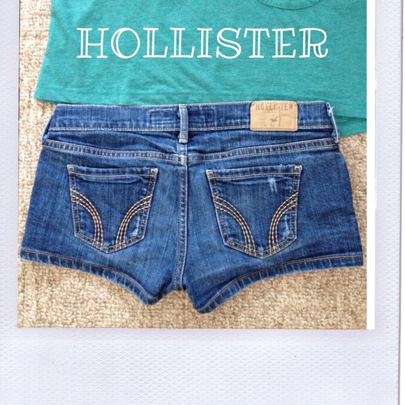 ❌❌SOLD❌❌HOLLISTER factory distressed jeans shorts. - Picture 2 of 3