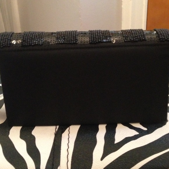 Black Satin beaded clutch - Picture 3 of 4
