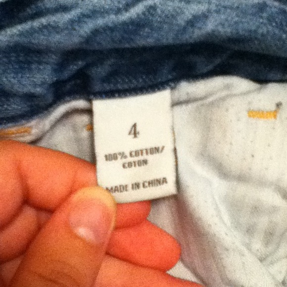 Abercrombie and Fitch Capris size 4 - Picture 4 of 4