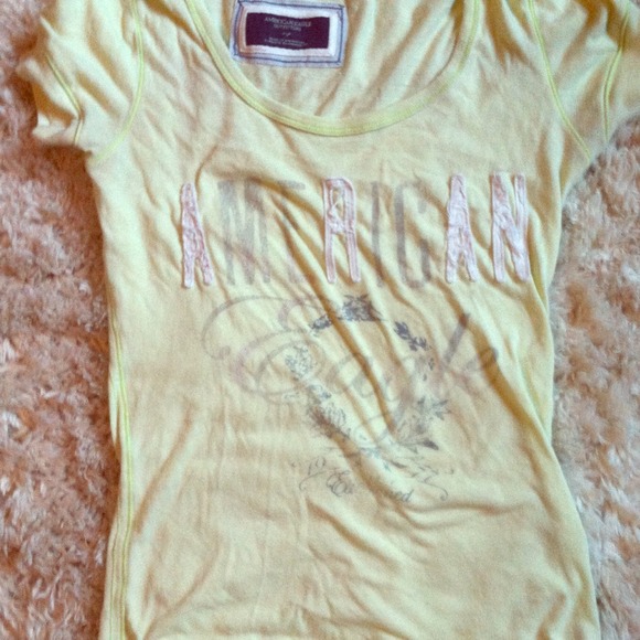 American Eagle t shirt