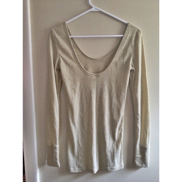 Sold in bundle // Oatmeal with gold flicks top